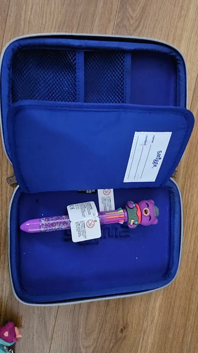 Girls smiggle pencil case, pen and keyring - Image 3
