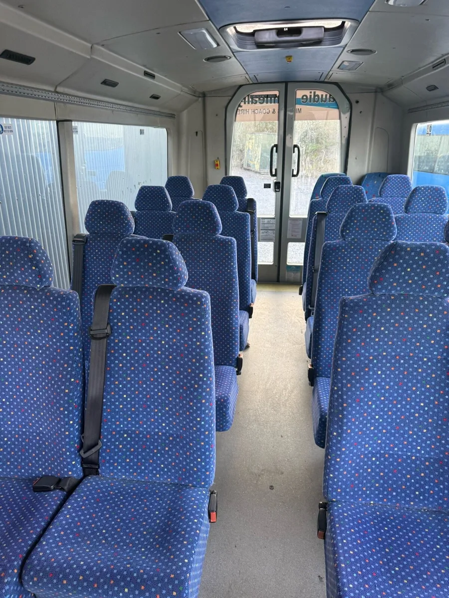 Minibus - Image 3