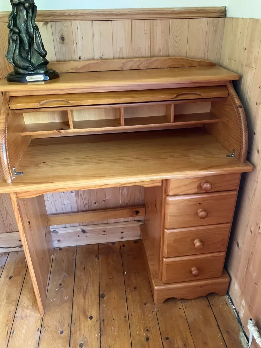 Office desk - Image 1
