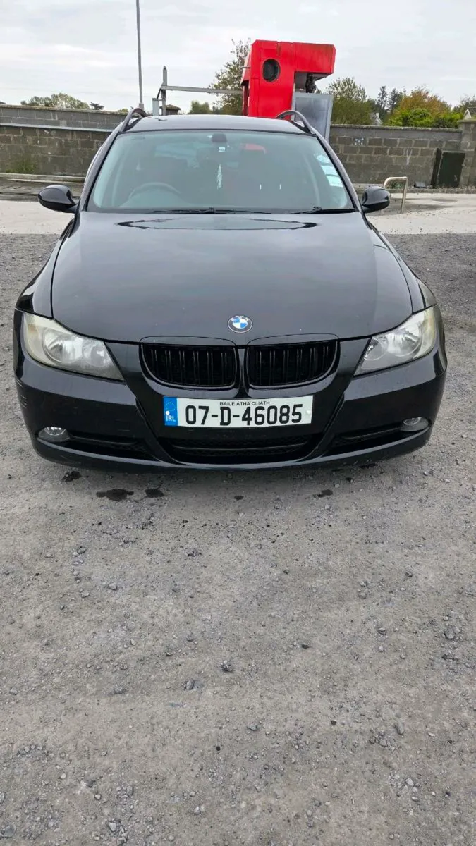 Bmw 320 estate . 2007 - Image 3