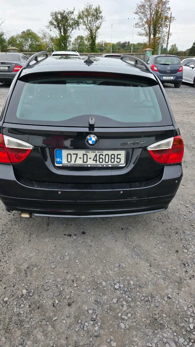 Bmw 320 estate . 2007 - Image 4