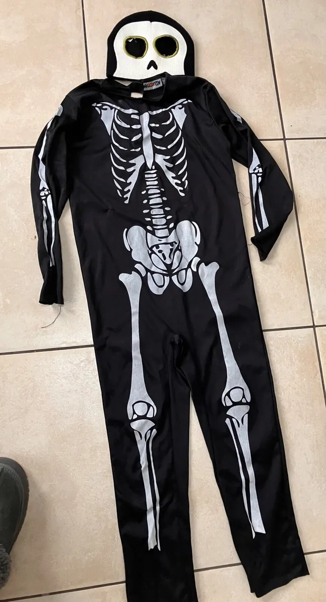 Halloween Costumes x3 - Image 4