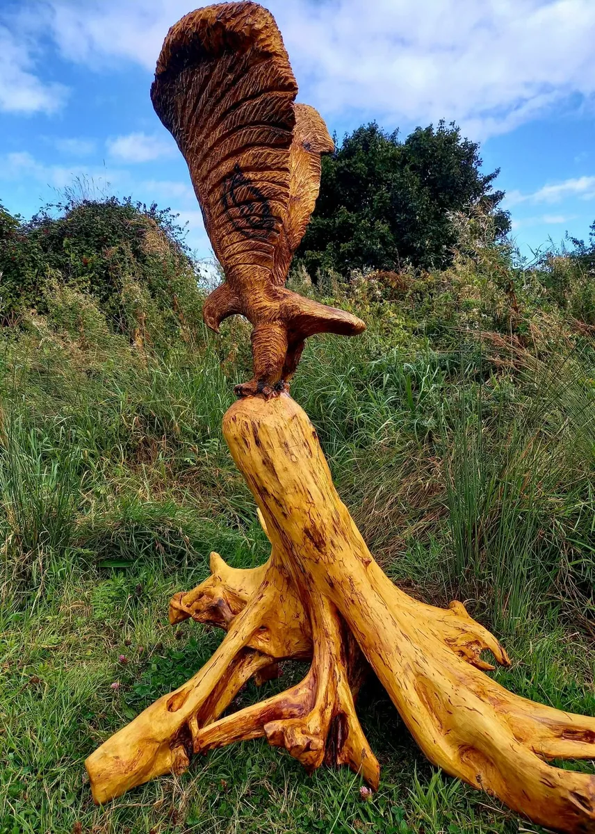 Carved wooden eagle - Image 4