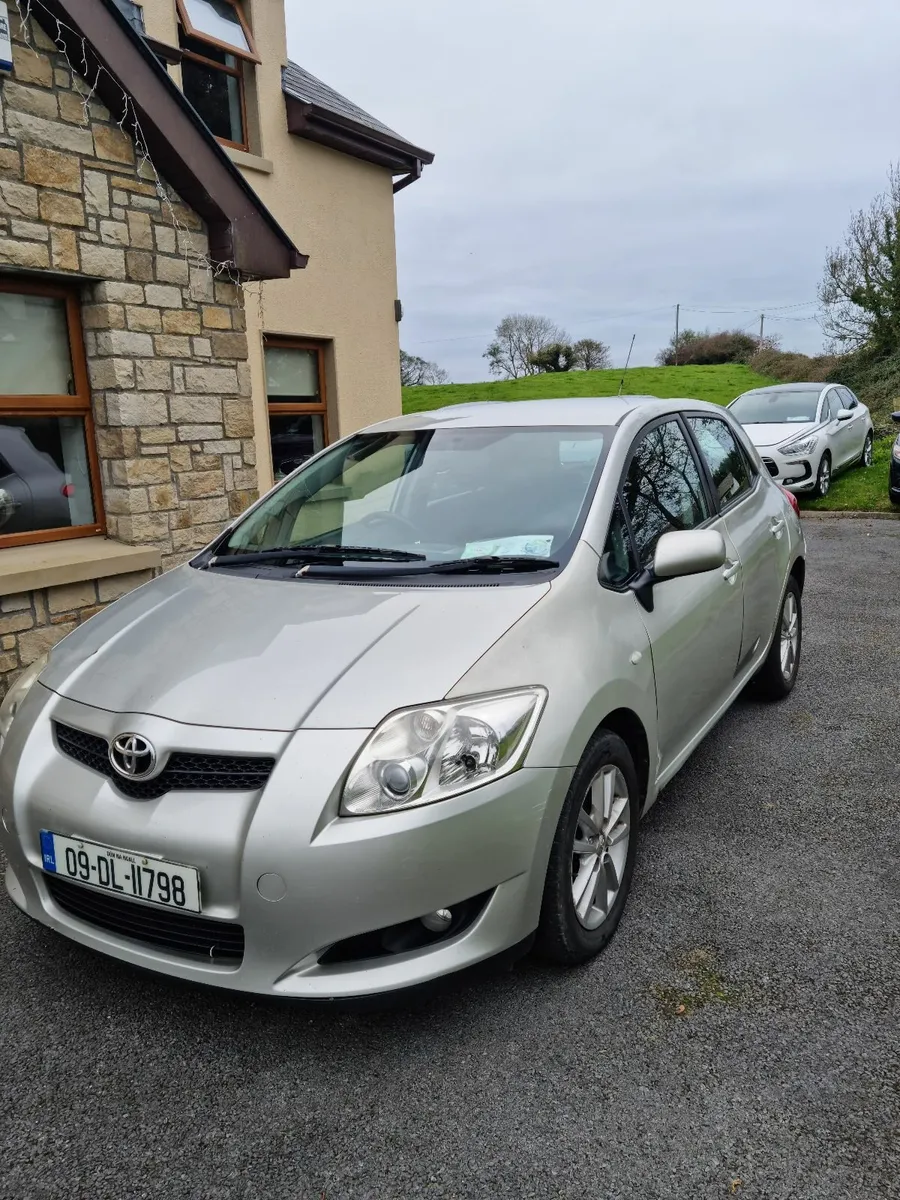 Toyota Auris 2009 - Image 1