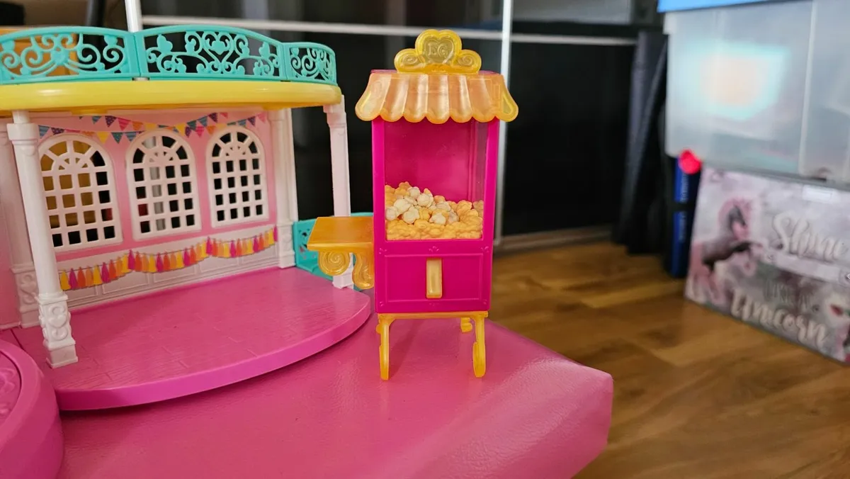 Girls celebration bundle with storage seat - Image 3