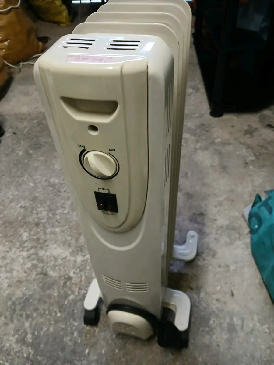 4 fin oil filled radiator. - Image 2