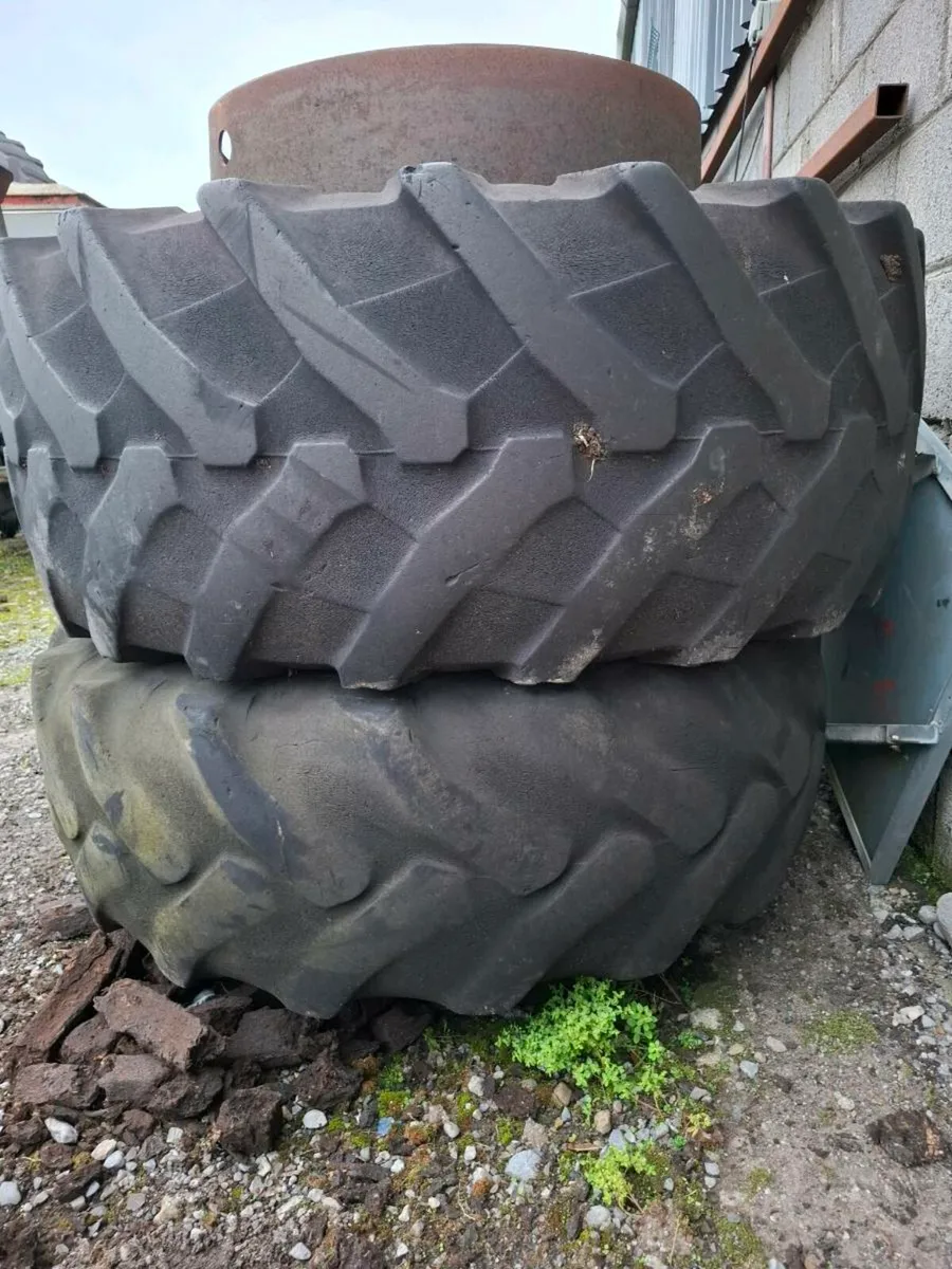 Dual Wheels - Image 1