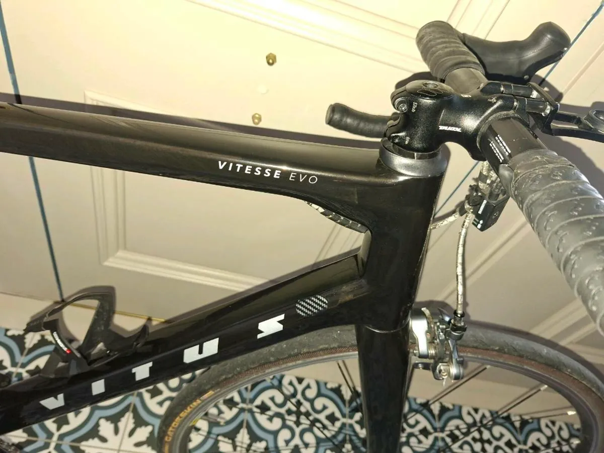 Vitus Vitesse EVO ultegra Di2 XL - Image 1