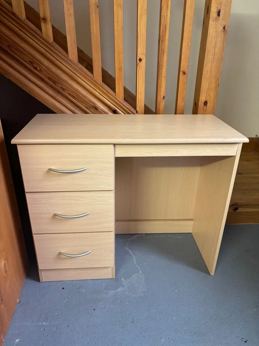 Desk - Image 2