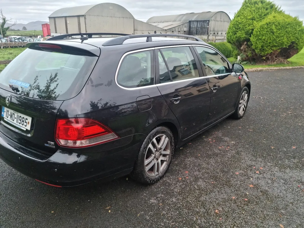 Volkswagen Golf 2010 - Image 2