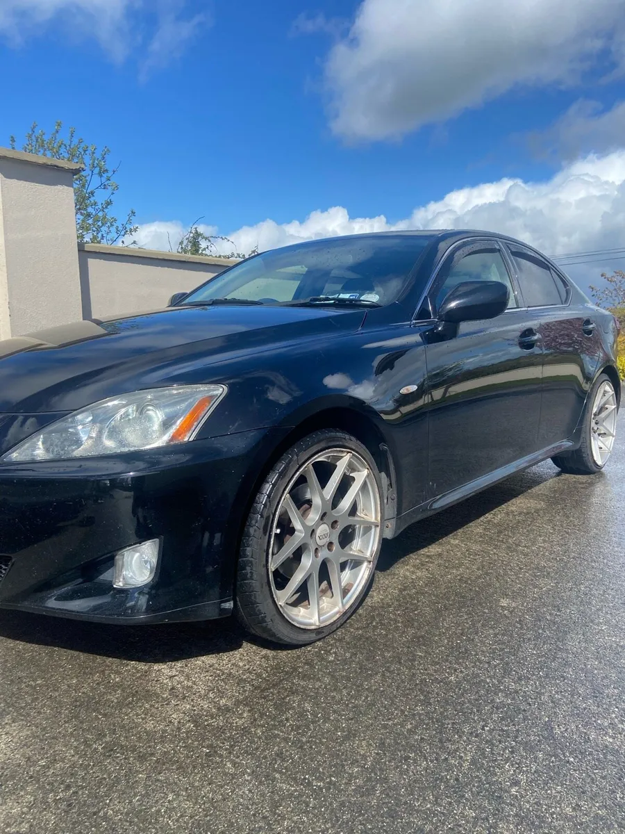 Lexus is250 - Image 1