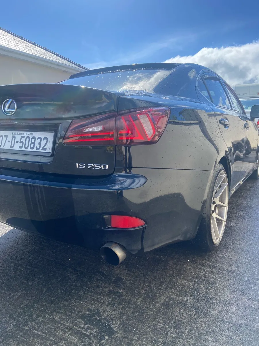 Lexus is250 - Image 2