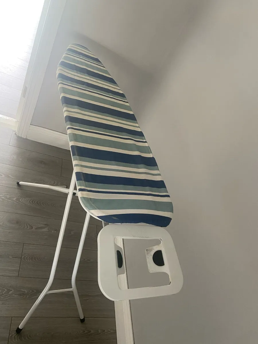 Iron board - Image 1