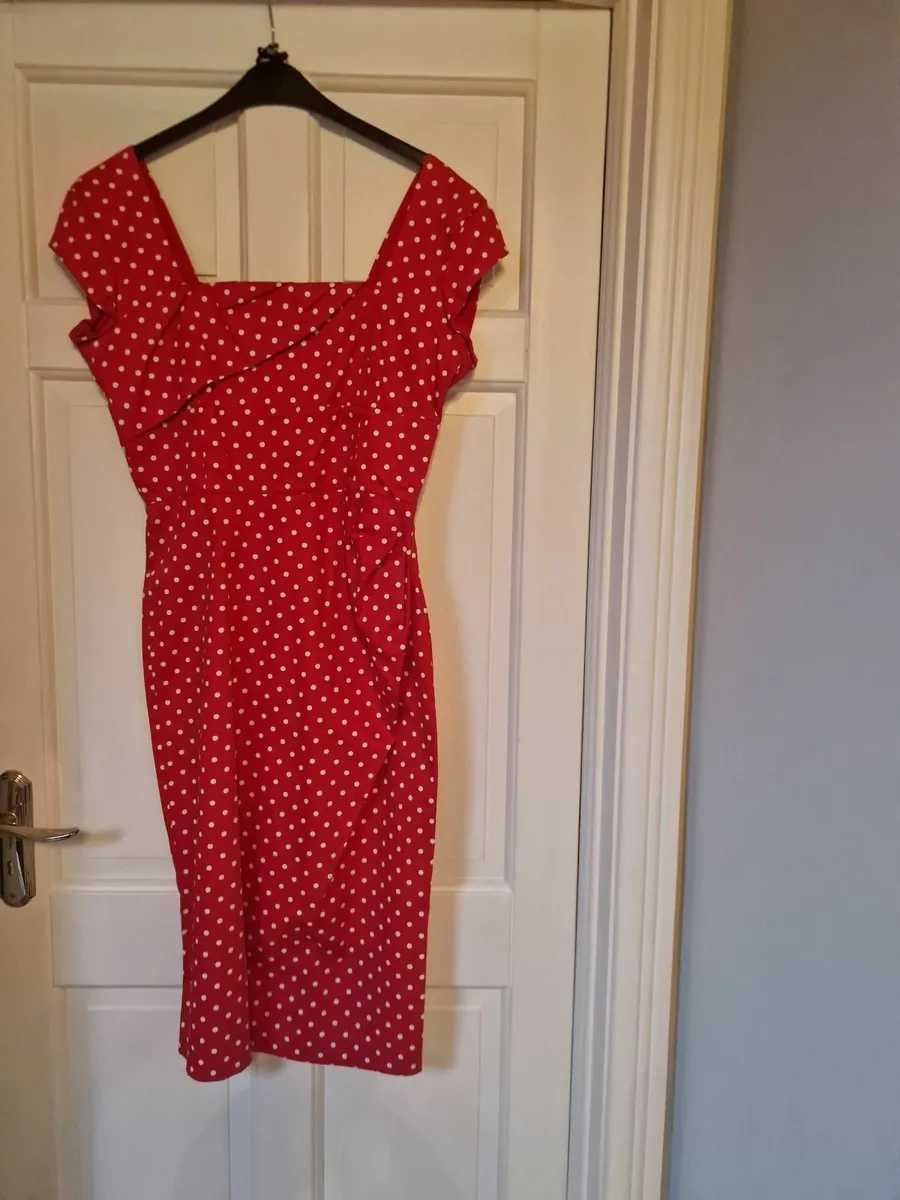 Dresses worn once - Image 1