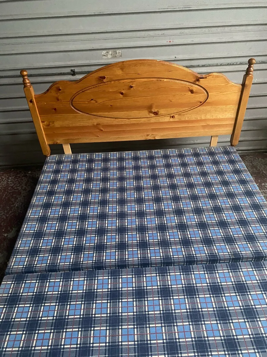Bedroom furniture - Image 1