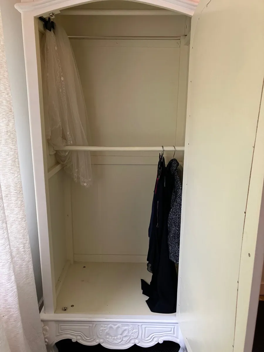 Wardrobe - Image 4