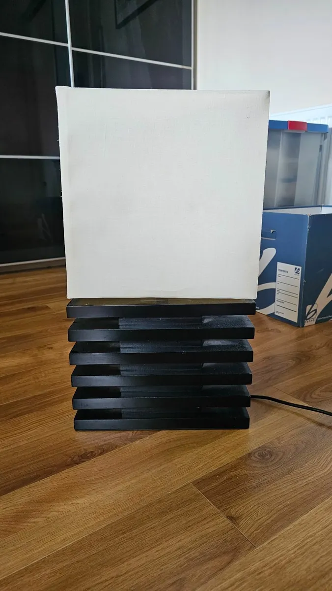 Square shaped lamp - Image 1