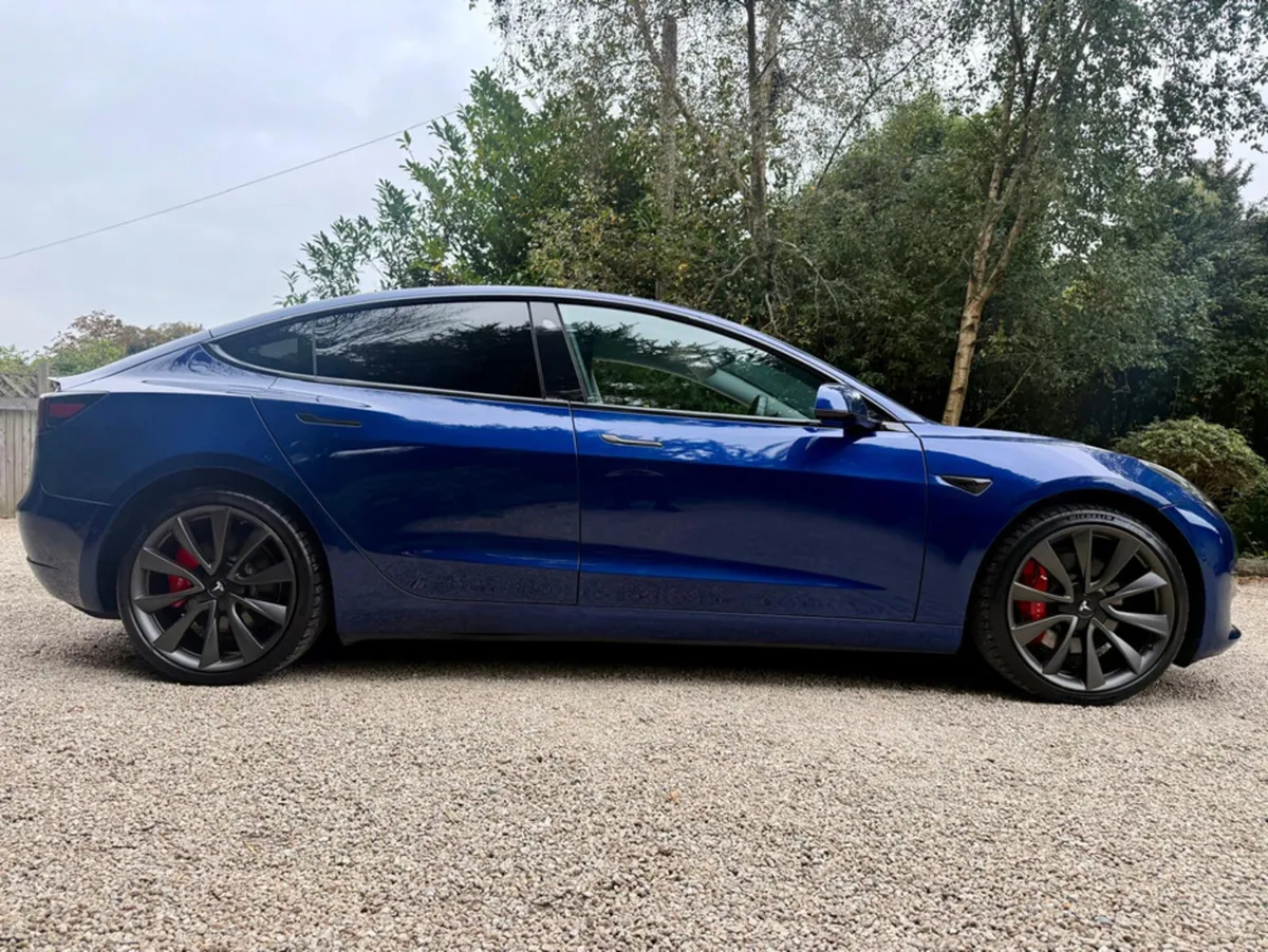 Tesla Model 3 PERFORMANCE DUAL MOTOR ALL WHEEL DRI - Image 3