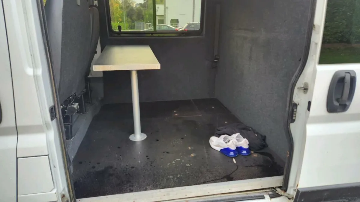 2010 Ducato 3.0L CREWCAB/CAMPER - Image 4