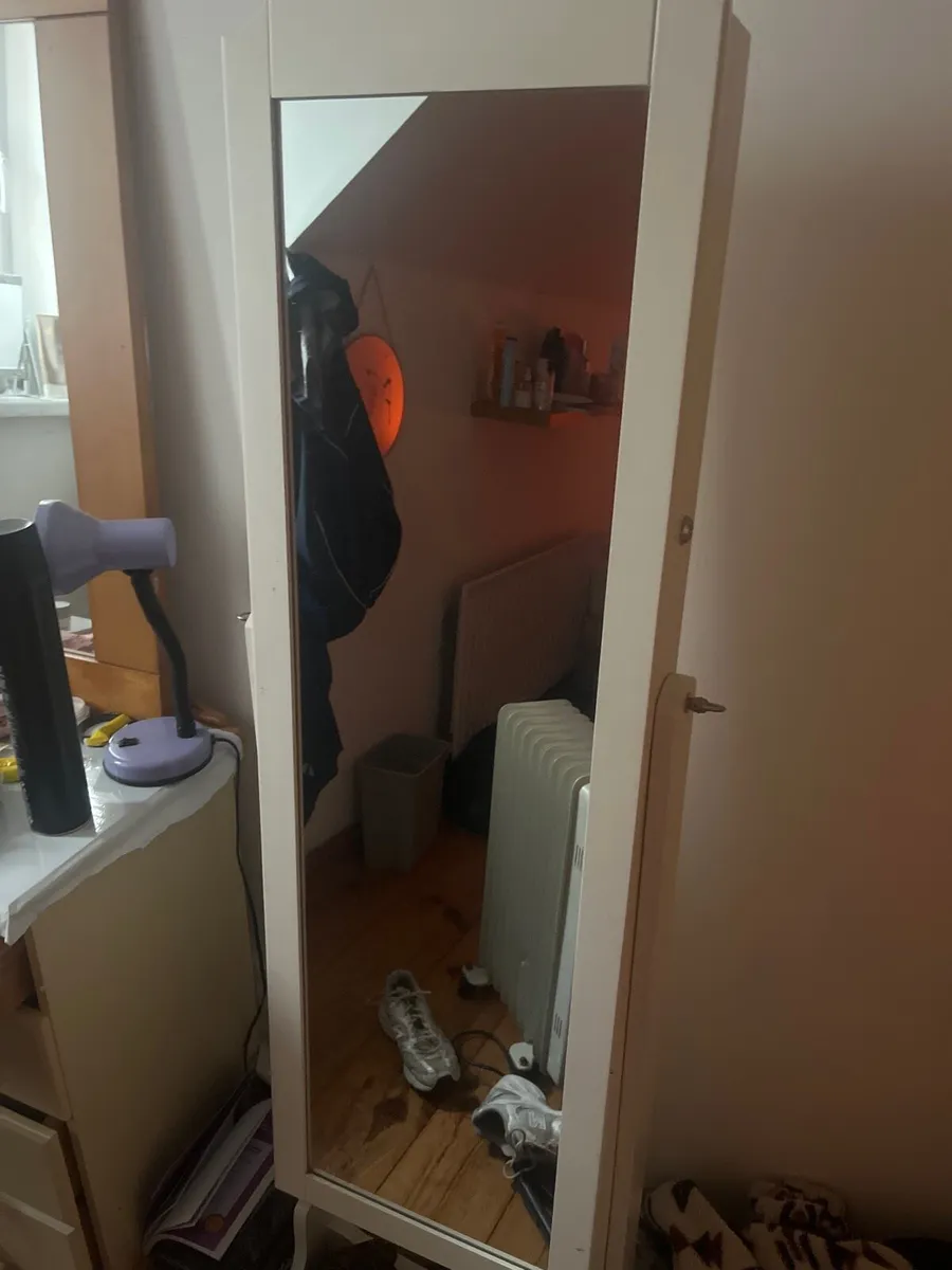 Standing mirror that opens - Image 1
