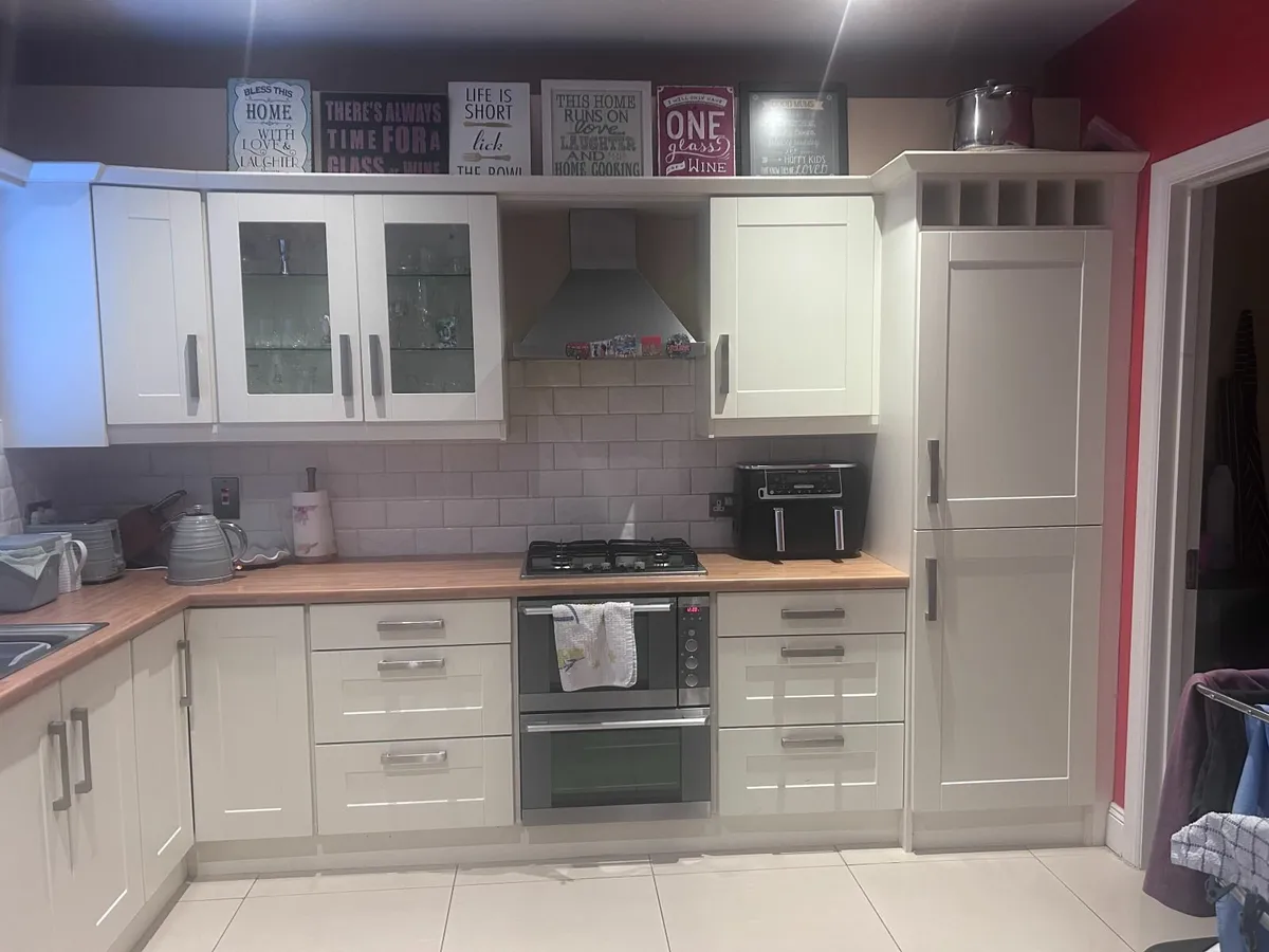 Kitchen Units & Appliances - Image 1