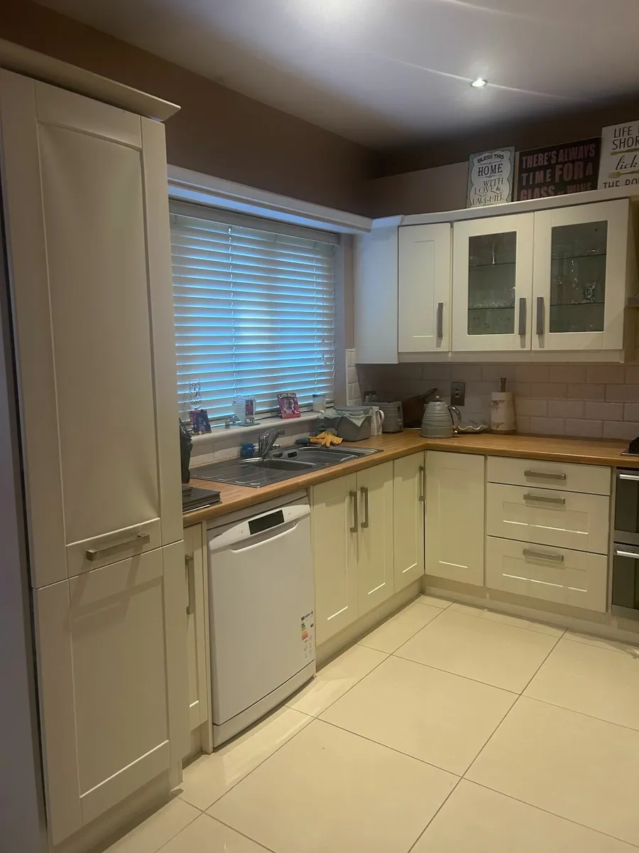 Kitchen Units & Appliances - Image 4