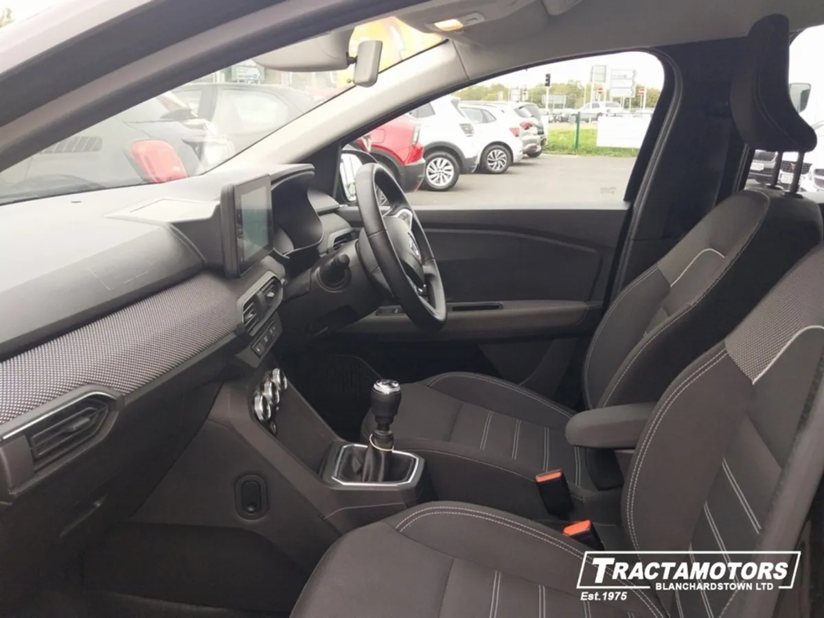 Dacia Jogger COMFORT TCE 110 5DR 7 SEATS - Image 4