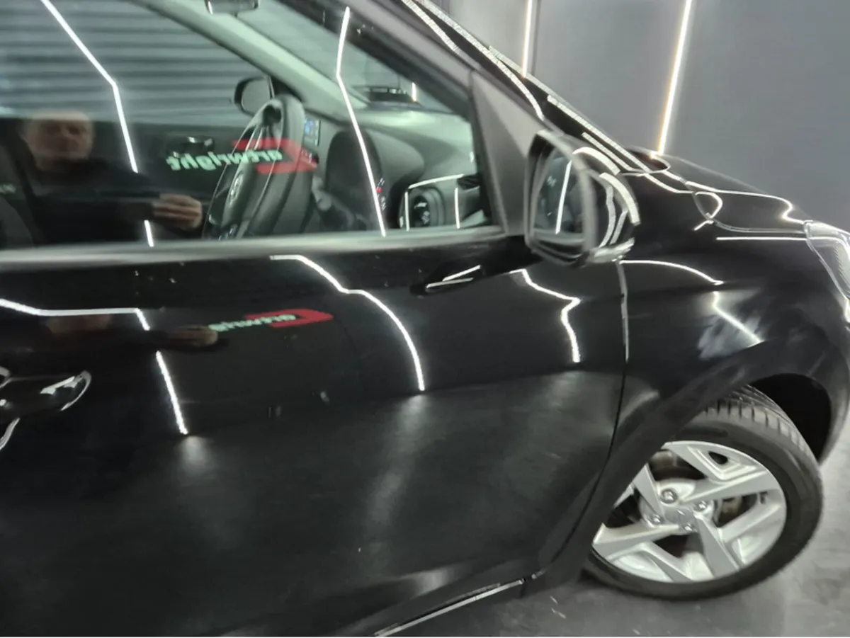 Hyundai i10 DELUXE 5DR - Image 2