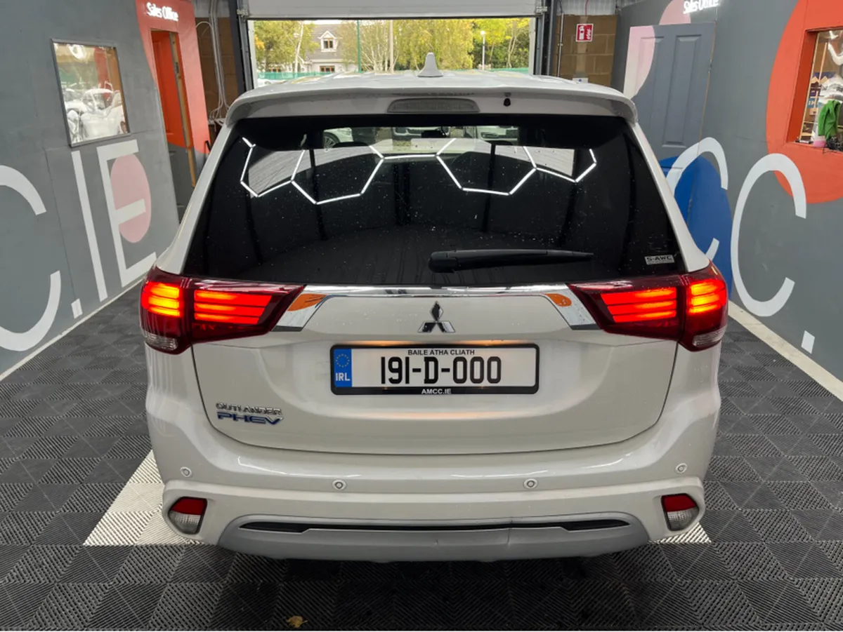 Mitsubishi Outlander 2019 MITSUBISHI OUTLANDER PHE - Image 3