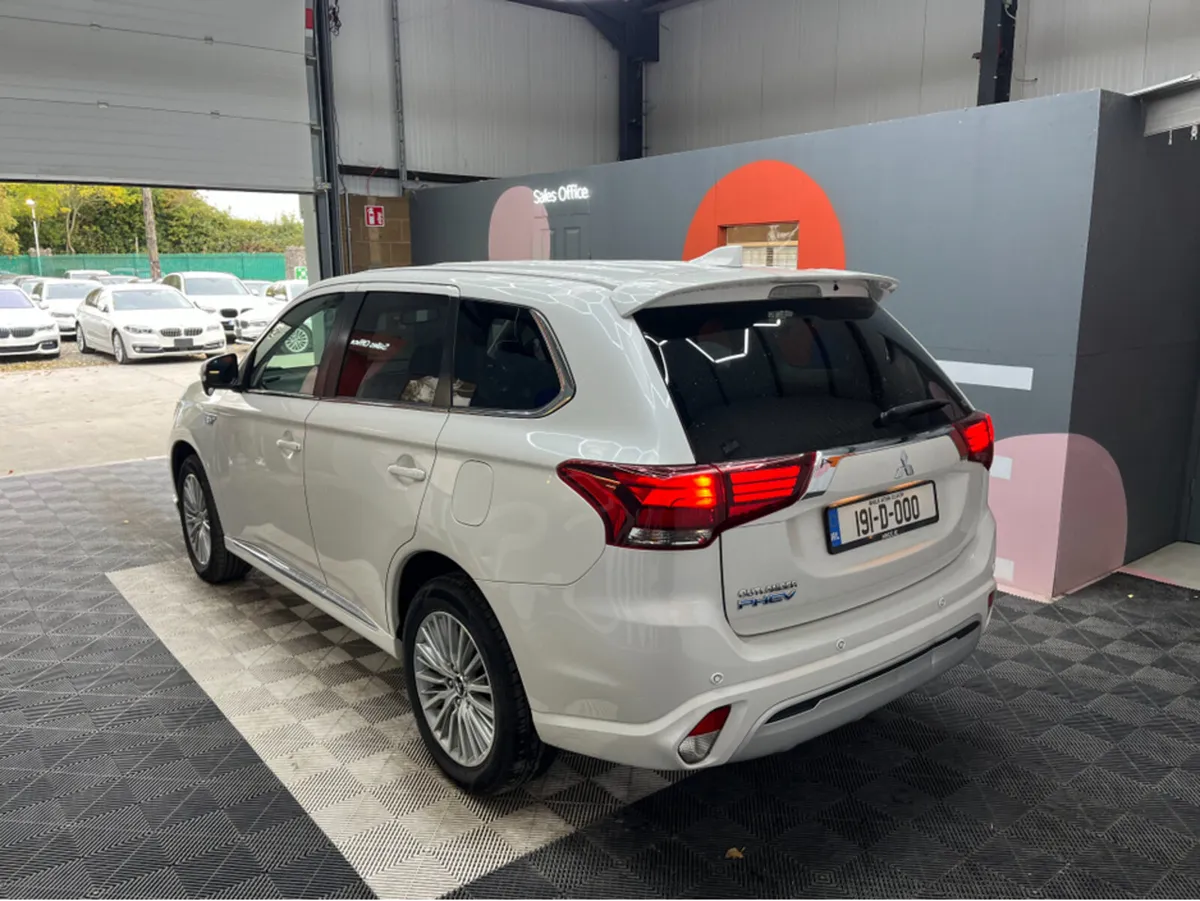 Mitsubishi Outlander 2019 MITSUBISHI OUTLANDER PHE - Image 4