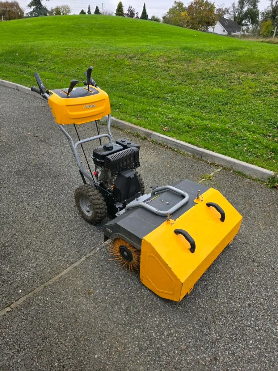 STIGA Petrol Road Sweeper - Image 1
