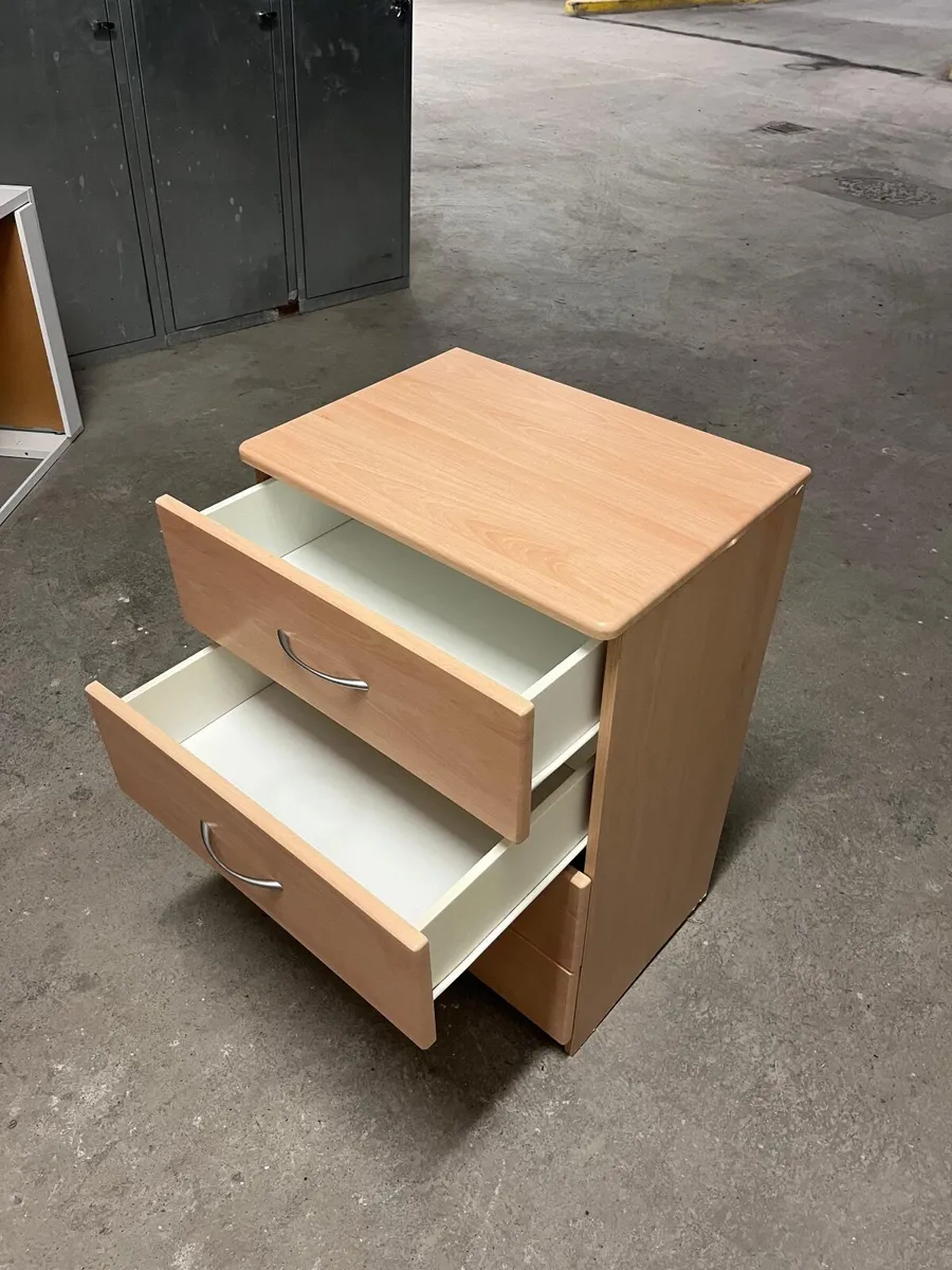 Chest of drawers - Image 1