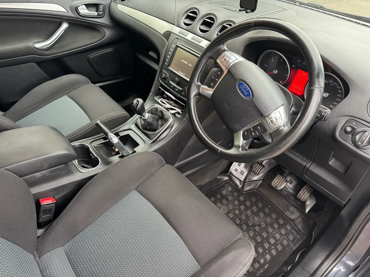 Car - Image 3