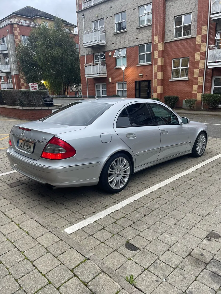 Mercedes E280 Cdi 3.0L ncted&taxed - Image 4