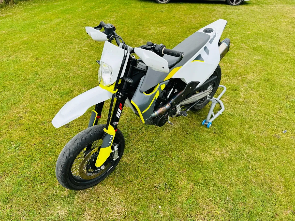 Husqvarna 701 Super Moto - Image 3