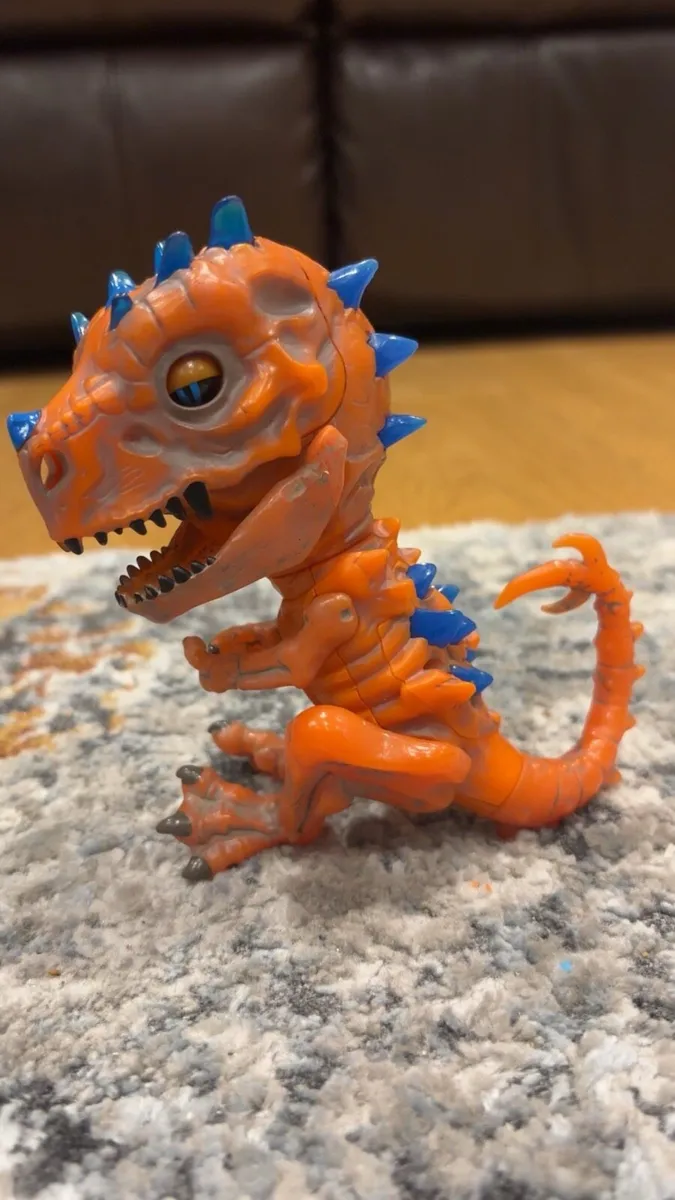 WowWee Fingerlings Untamed T-Rex - Image 2