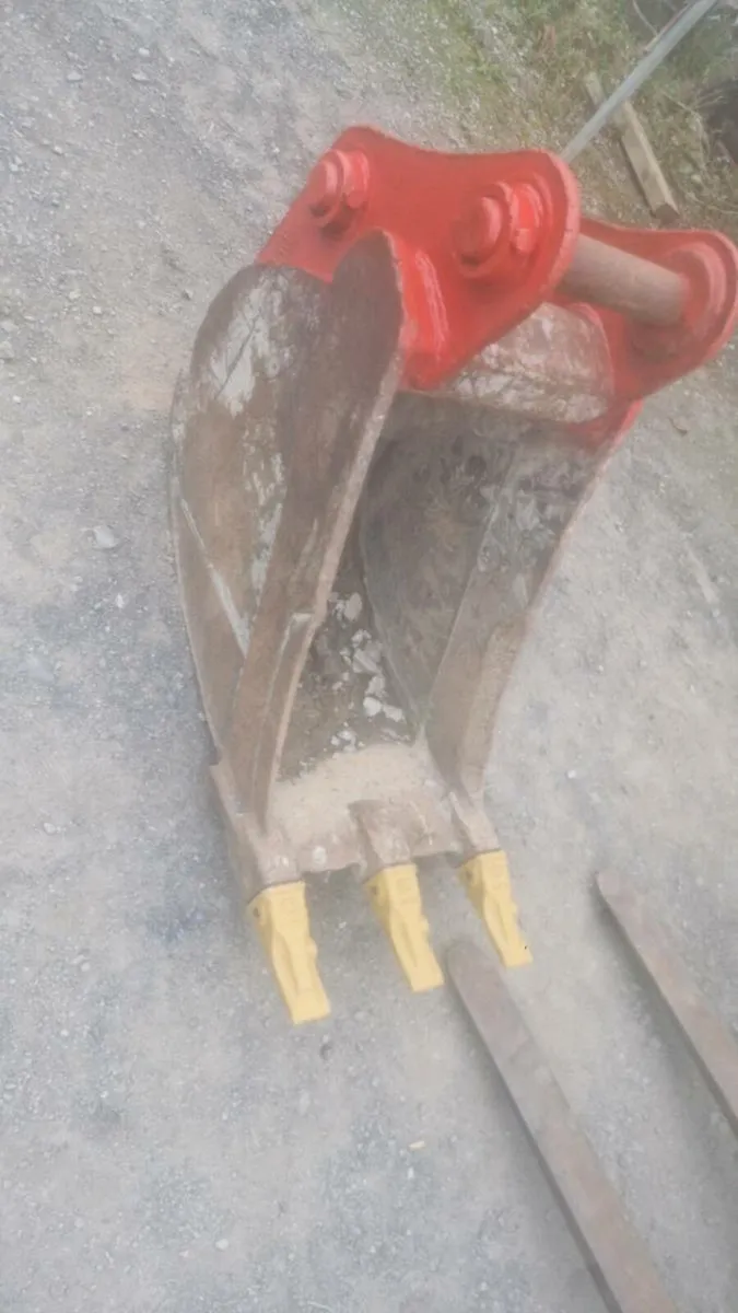 2ft Diggin Bucket 80mm Pins - Image 2