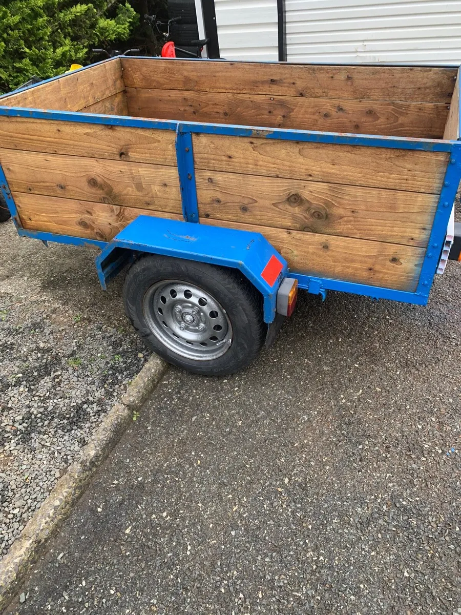 Trailer - Image 1