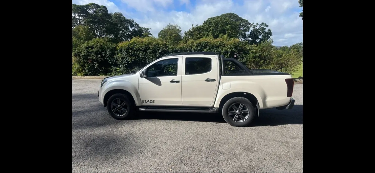 Isuzu D max Blade - Image 1