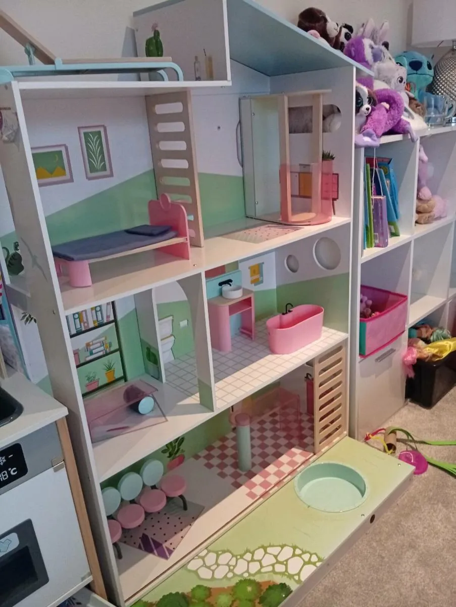 Doll house - Image 3