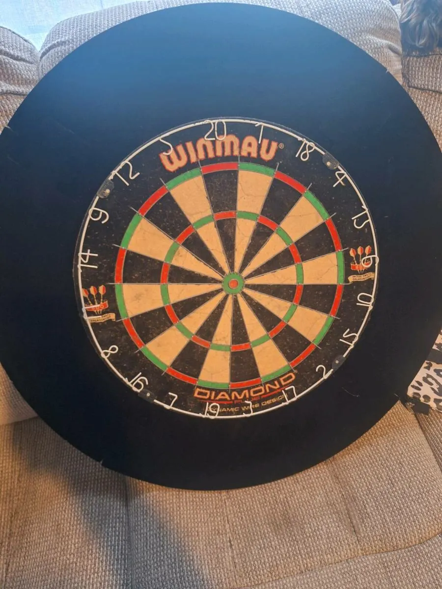 Darts - Image 1