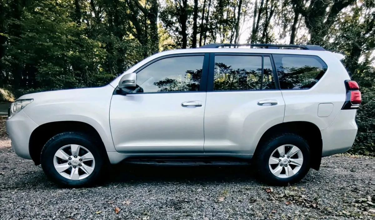 Toyota Landcruiser 5 seat crew cab - Image 1