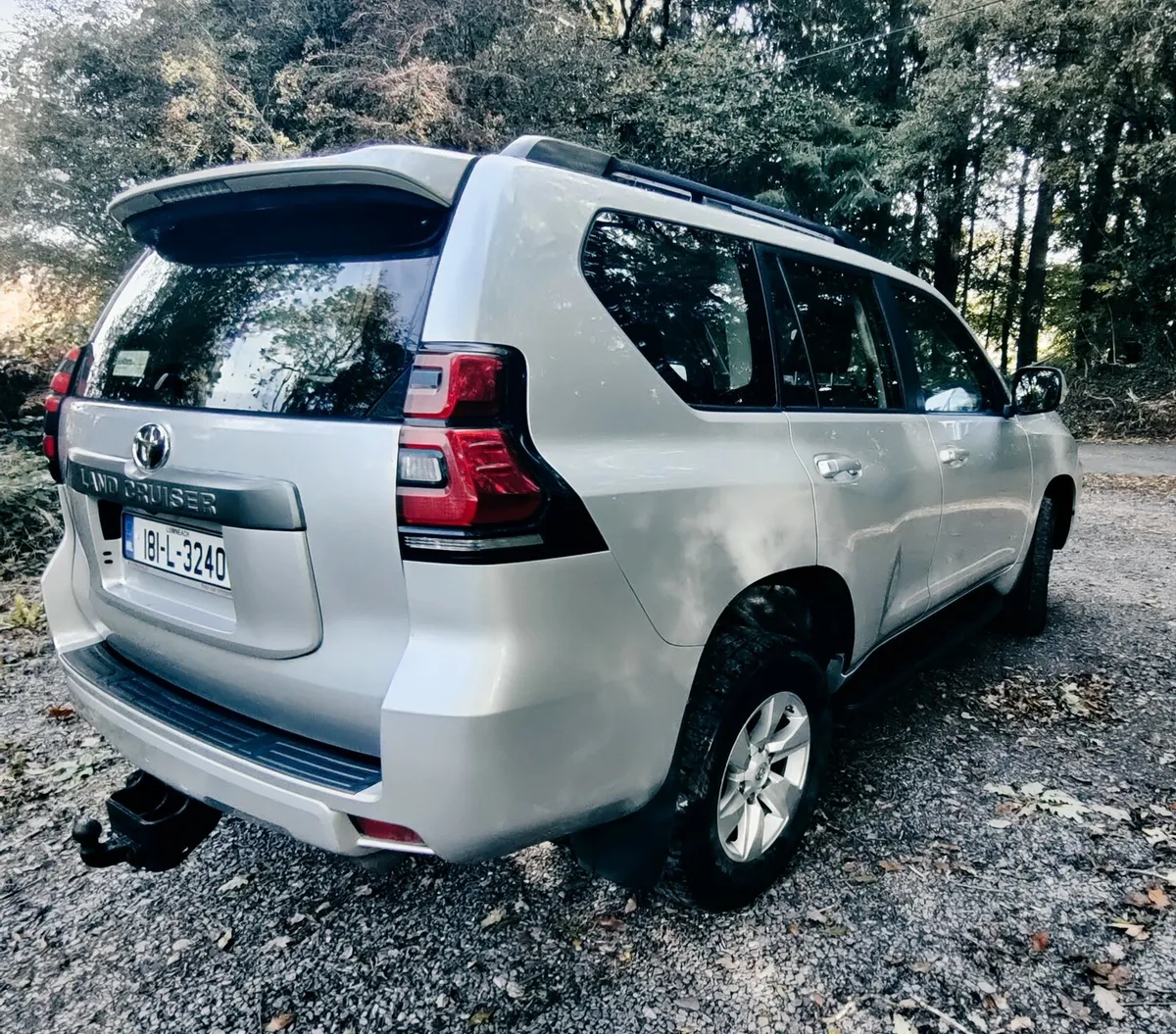 Toyota Landcruiser 5 seat crew cab - Image 4