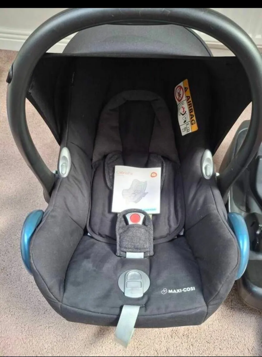 Maxi Cosi Cabriofix Nomad Black Group 0+ - Image 1