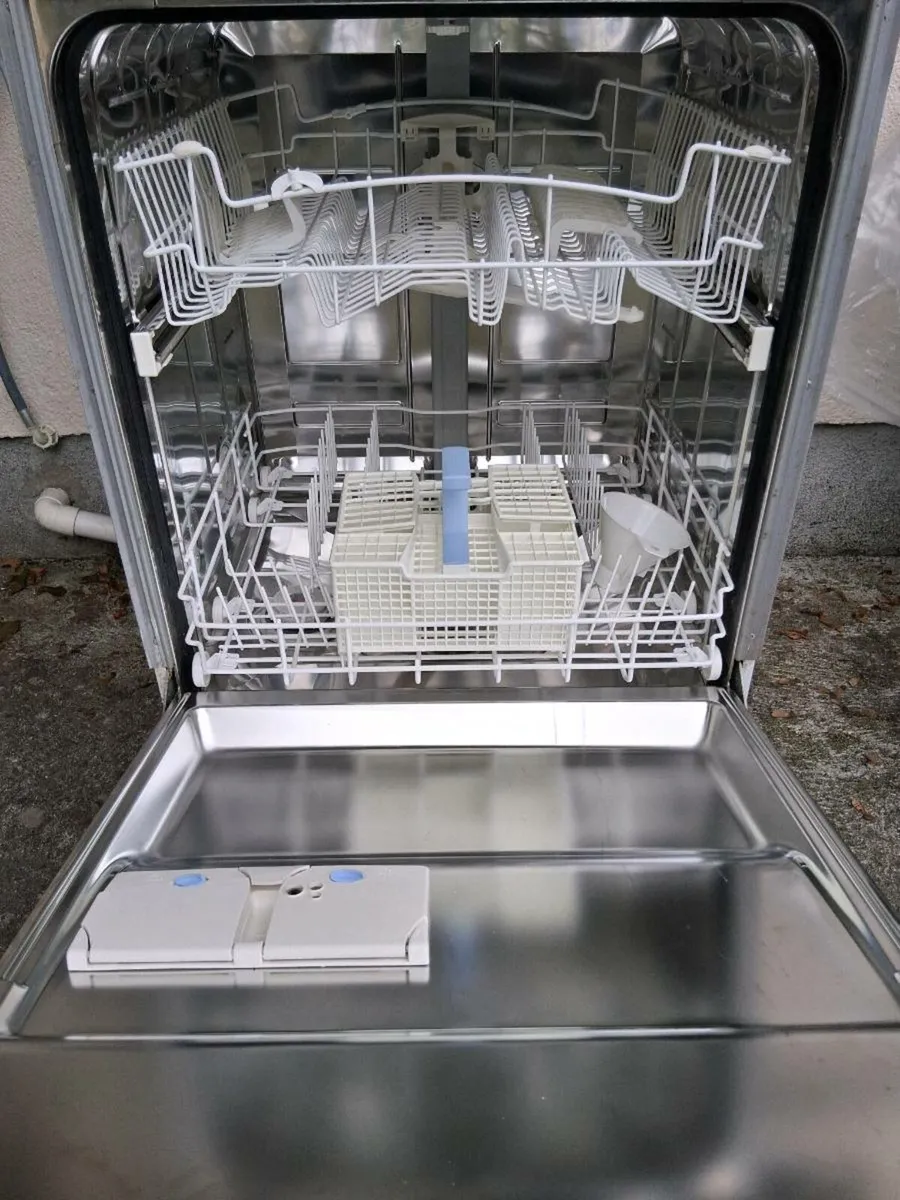 Philips Whirlpool Integrated Dishwasher - Image 1