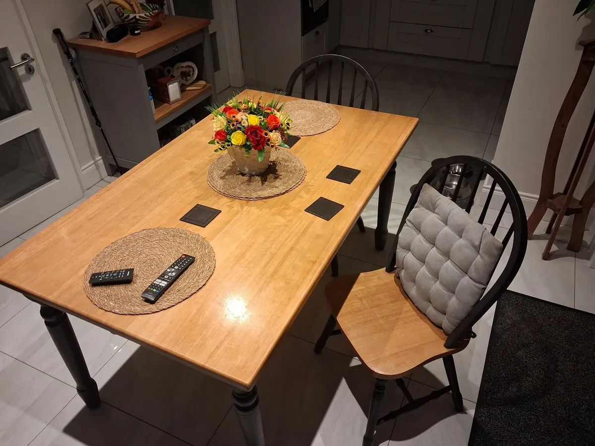 KITCHEN TABLE AND CHAIR'S - Image 2