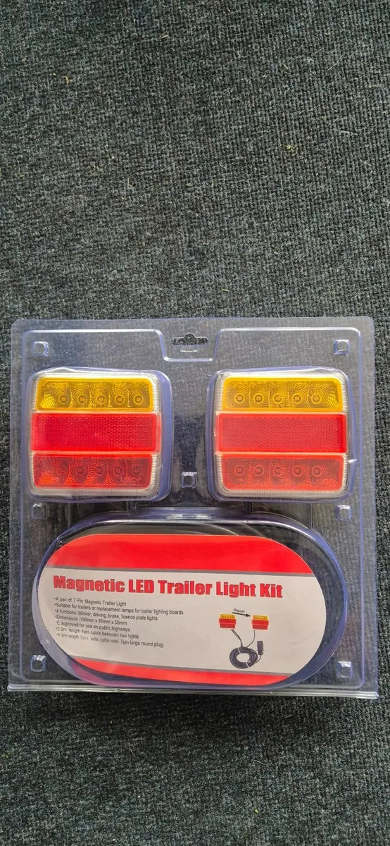 Magnetic lights €44  4.5m cable 10m cable €49 - Image 1