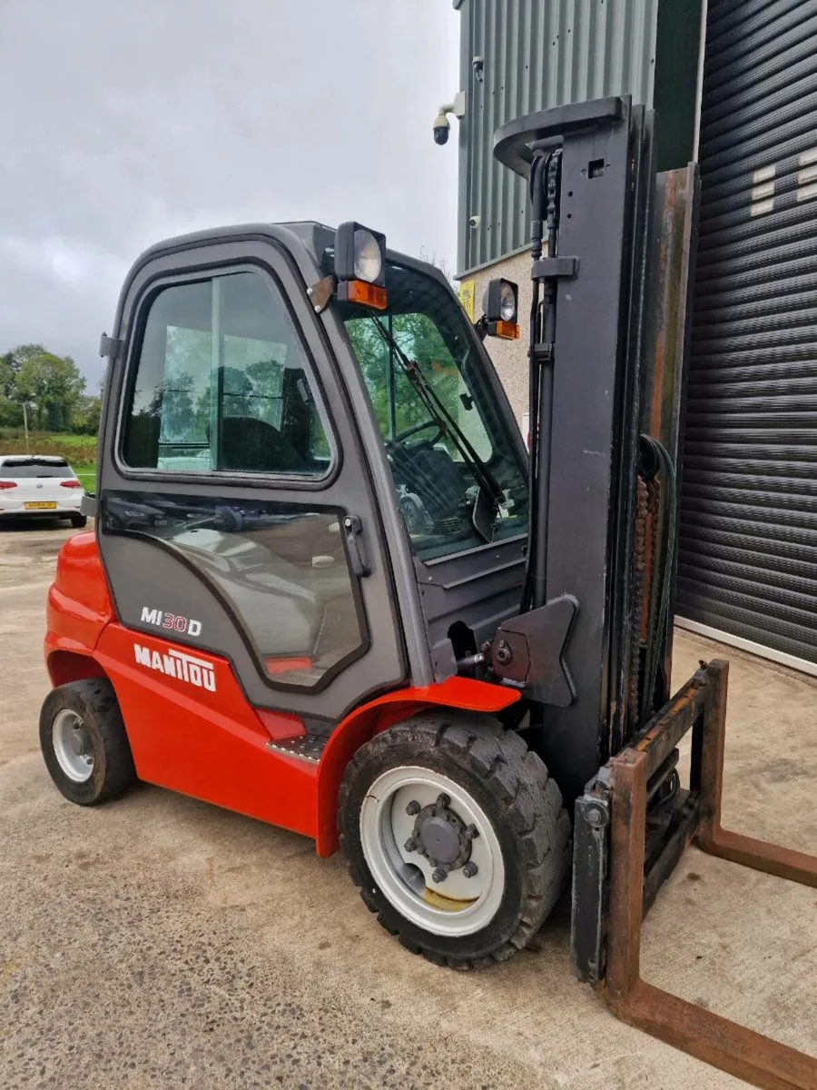 Manitou forklift NO VAT - Image 1
