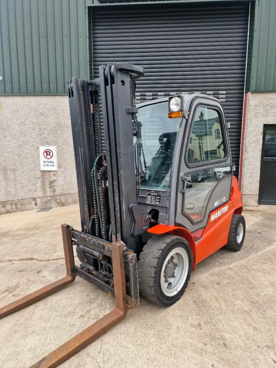 Manitou forklift NO VAT - Image 2