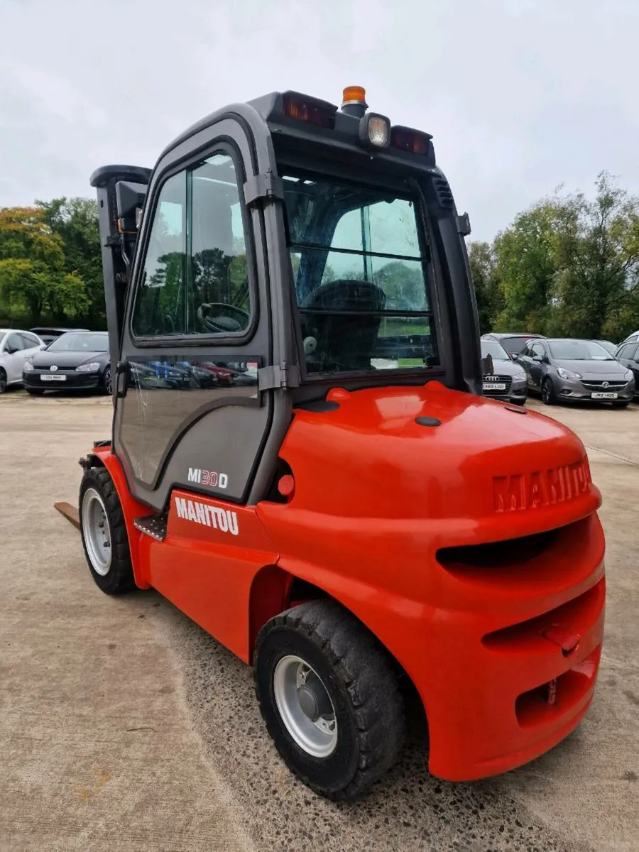 Manitou forklift NO VAT - Image 3